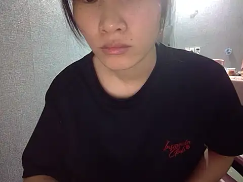 Snapshot of Ly-ny chatting on 05.27.26 Ly-ny online show from 05.27.26