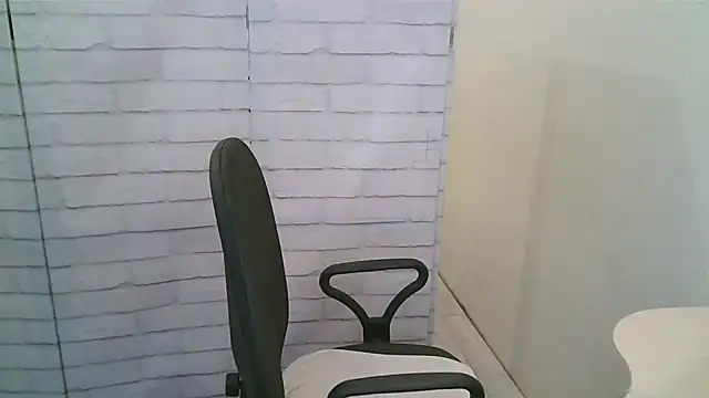 Snapshot of Helen_xi_ chatting on 11.09.25 Helen xi online show from 11.09.25