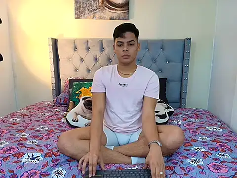 Snapshot of stewart_mateo_ chatting on 10.08.25 stewart mateo online show from 10.08.25