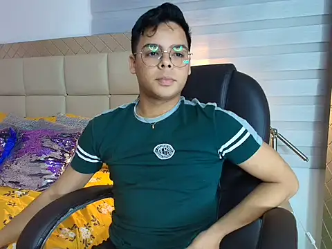 Snapshot of stewart_mateo_ chatting on 11.13.25 stewart mateo online show from 11.13.25