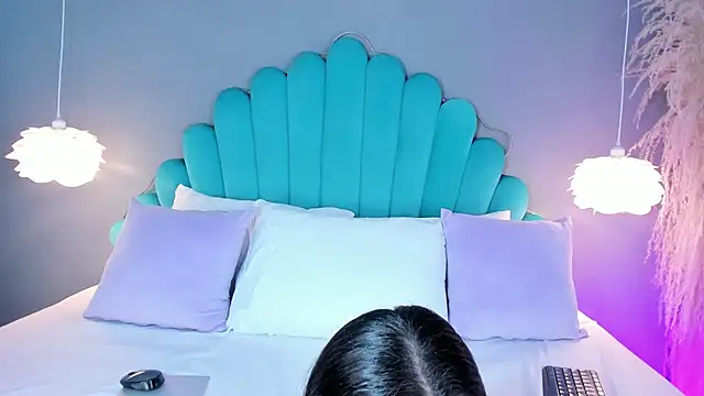 Snapshot of AlassiaHocthner chatting on 09.26.25 AlassiaHocthner online show from 09.26.25