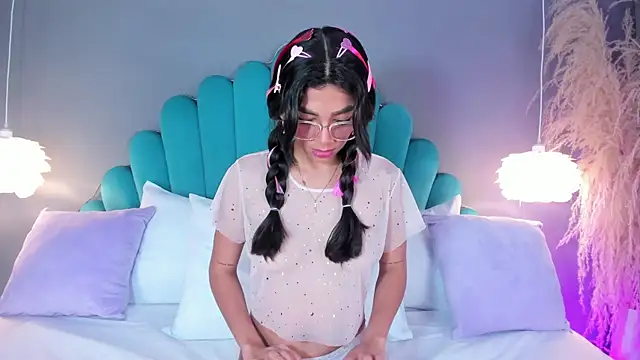 Snapshot of AlassiaHocthner chatting on 10.09.25 AlassiaHocthner online show from 10.09.25