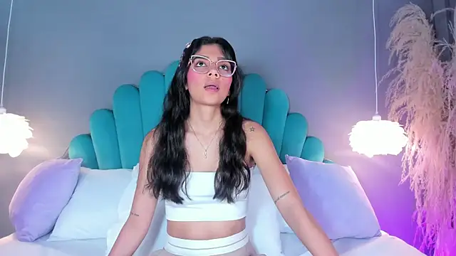 Snapshot of AlassiaHocthner chatting on 10.15.25 AlassiaHocthner online show from 10.15.25