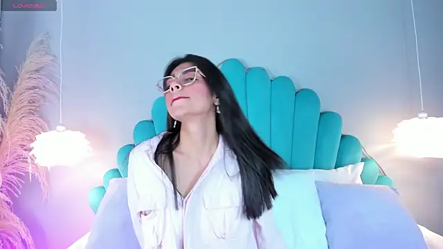 Snapshot of AlassiaHocthner chatting on 11.08.25 AlassiaHocthner online show from 11.08.25