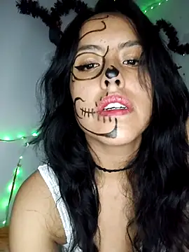 Snapshot of Queen_Ashly chatting on 10.23.25 Queen Ashly online show from 10.23.25