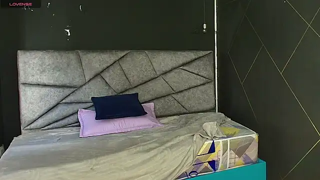 LiaMonroee  online show from 11.09.25