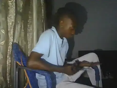 Snapshot of Nykho17 chatting on 10.25.25 Nykho17 online show from 10.25.25