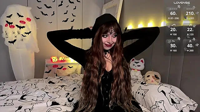 Snapshot of RileyVice chatting on 10.31.25 RileyVice online show from 10.31.25