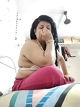 Snapshot of Jann_Riya333 chatting on 11.11.25 Jann Riya333 online show from 11.11.25