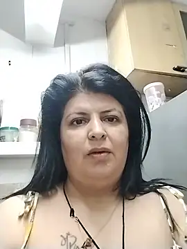 Snapshot of Jann_Riya333 chatting on 06.11.26 Jann Riya333 online show from 06.11.26