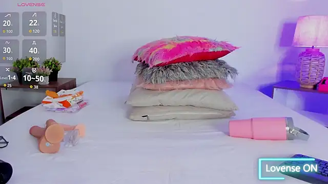 Snapshot of hailey_hadid chatting on 10.01.25 hailey hadid online show from 10.01.25