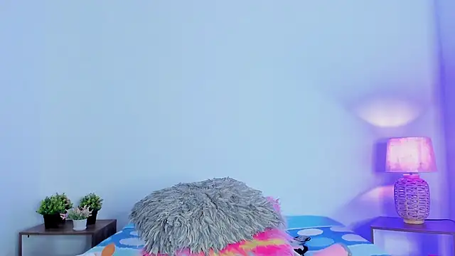 Snapshot of hailey_hadid chatting on 10.02.25 hailey hadid online show from 10.02.25