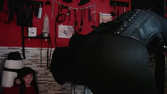 Miss Mirandaa online show from 12.13.25