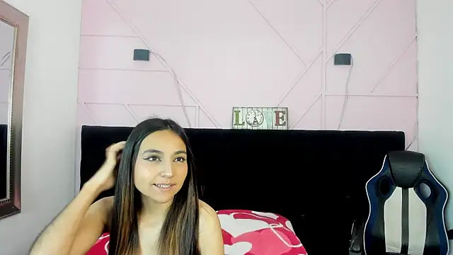 Snapshot of MeggannFoxx chatting on 09.20.25 MeggannFoxx online show from 09.20.25
