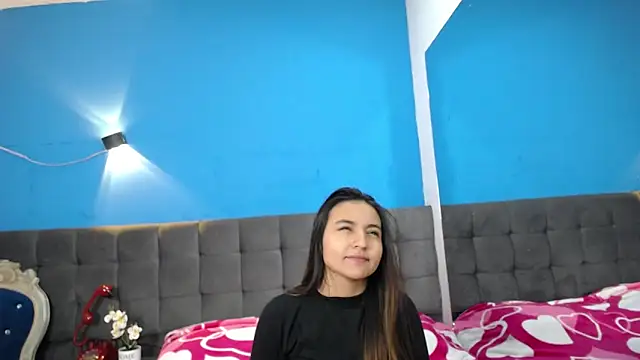 Snapshot of MeggannFoxx chatting on 10.21.25 MeggannFoxx online show from 10.21.25