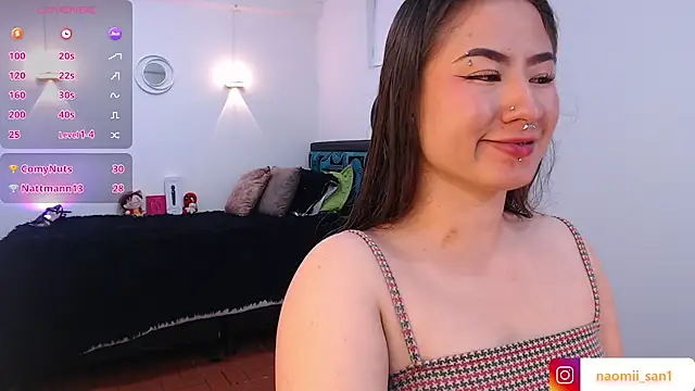 naomii san online show from 09.18.25