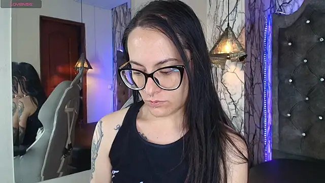 Zami Escobar of online show from 10.08.25