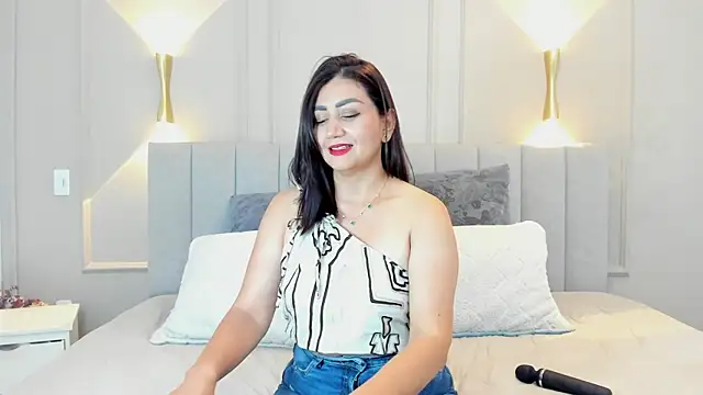 victoria bourne online show from 10.15.25