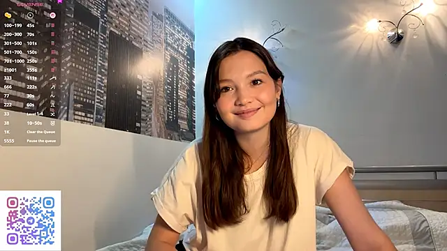 Snapshot of KiraVelvet chatting on 09.29.25 KiraVelvet online show from 09.29.25