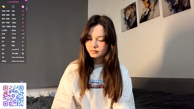 Snapshot of KiraVelvet chatting on 10.05.25 KiraVelvet online show from 10.05.25