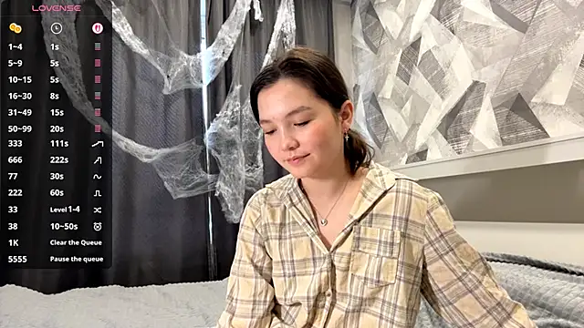 Snapshot of KiraVelvet chatting on 11.03.25 KiraVelvet online show from 11.03.25