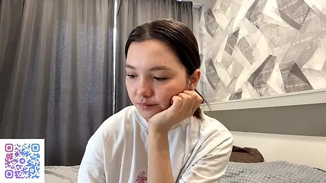 Snapshot of KiraVelvet chatting on 11.06.25 KiraVelvet online show from 11.06.25