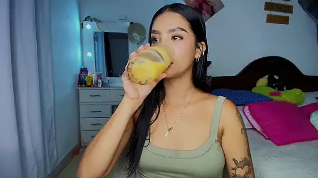 mia yireth online show from 10.16.25