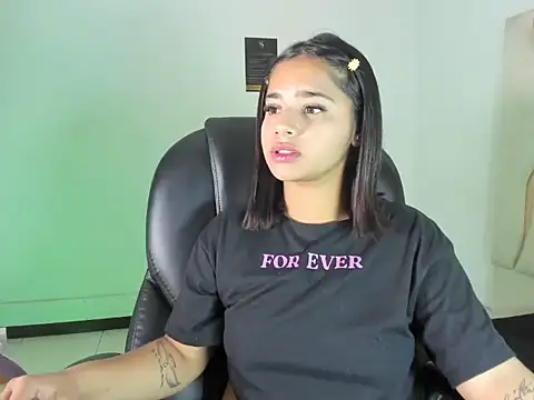 ScarletDoll online show from 10.30.25