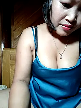 Snapshot of maycuc123 chatting on 10.14.25 maycuc123 online show from 10.14.25