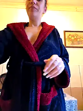 Snapshot of LissaFox1 chatting on 10.13.25 LissaFox1 online show from 10.13.25