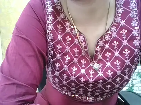 Roshani hoty online show from 03.11.26