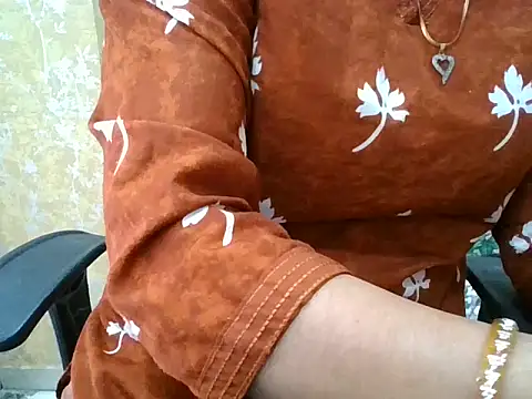 Snapshot of Roshani_hoty chatting on 05.22.26 Roshani hoty online show from 05.22.26