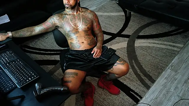 SLANGONDEMHOES online show from 10.05.25