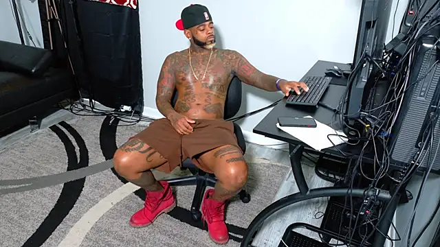 SLANGONDEMHOES online show from 10.31.25