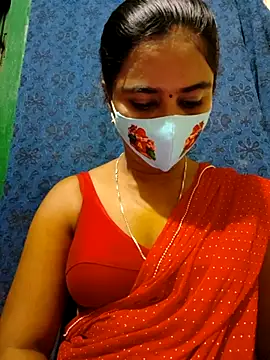 Snapshot of mini-queen chatting on 09.21.25 mini-queen online show from 09.21.25