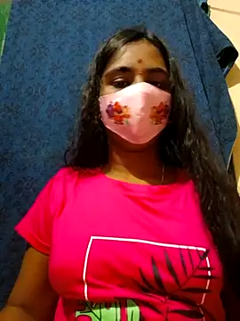 Snapshot of mini-queen chatting on 09.30.25 mini-queen online show from 09.30.25