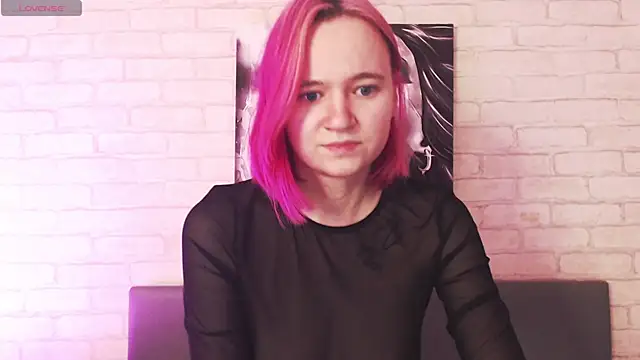 Ericha Stone online show from 09.26.25