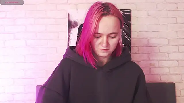 Ericha Stone online show from 09.27.25