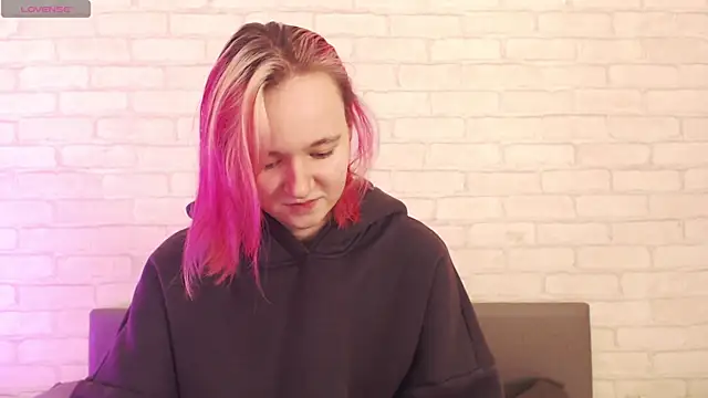 Ericha Stone online show from 11.13.25