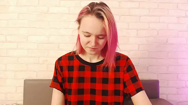 Ericha Stone online show from 11.23.25