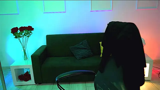 Snapshot of MaryMogan chatting on 10.16.25 MaryMogan online show from 10.16.25