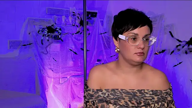 LauraDavidsons online show from 10.17.25