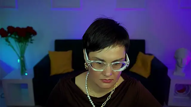 LauraDavidsons online show from 11.22.25