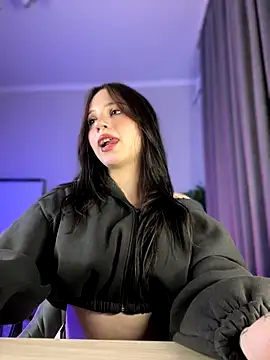 Snapshot of YourLittleDevil chatting on 09.21.25 YourLittleDevil online show from 09.21.25