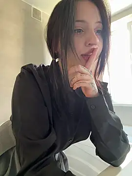 YourLittleDevil online show from 04.15.26