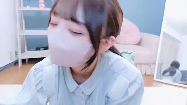 Snapshot of Mashiro-chan chatting on 10.06.25 Mashiro-chan online show from 10.06.25