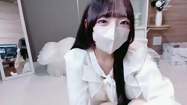 Snapshot of Mashiro-chan chatting on 10.12.25 Mashiro-chan online show from 10.12.25