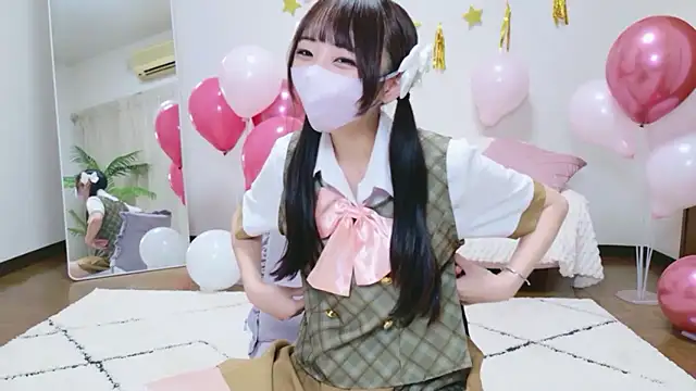 Snapshot of Mashiro-chan chatting on 10.24.25 Mashiro-chan online show from 10.24.25