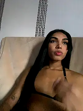 VeronicaSaenzx online show from 11.22.25