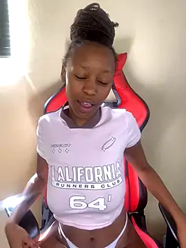 SexyPetitex25 online show from 11.02.25